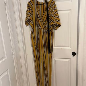 XL Yellow and Black jumper est. 1946